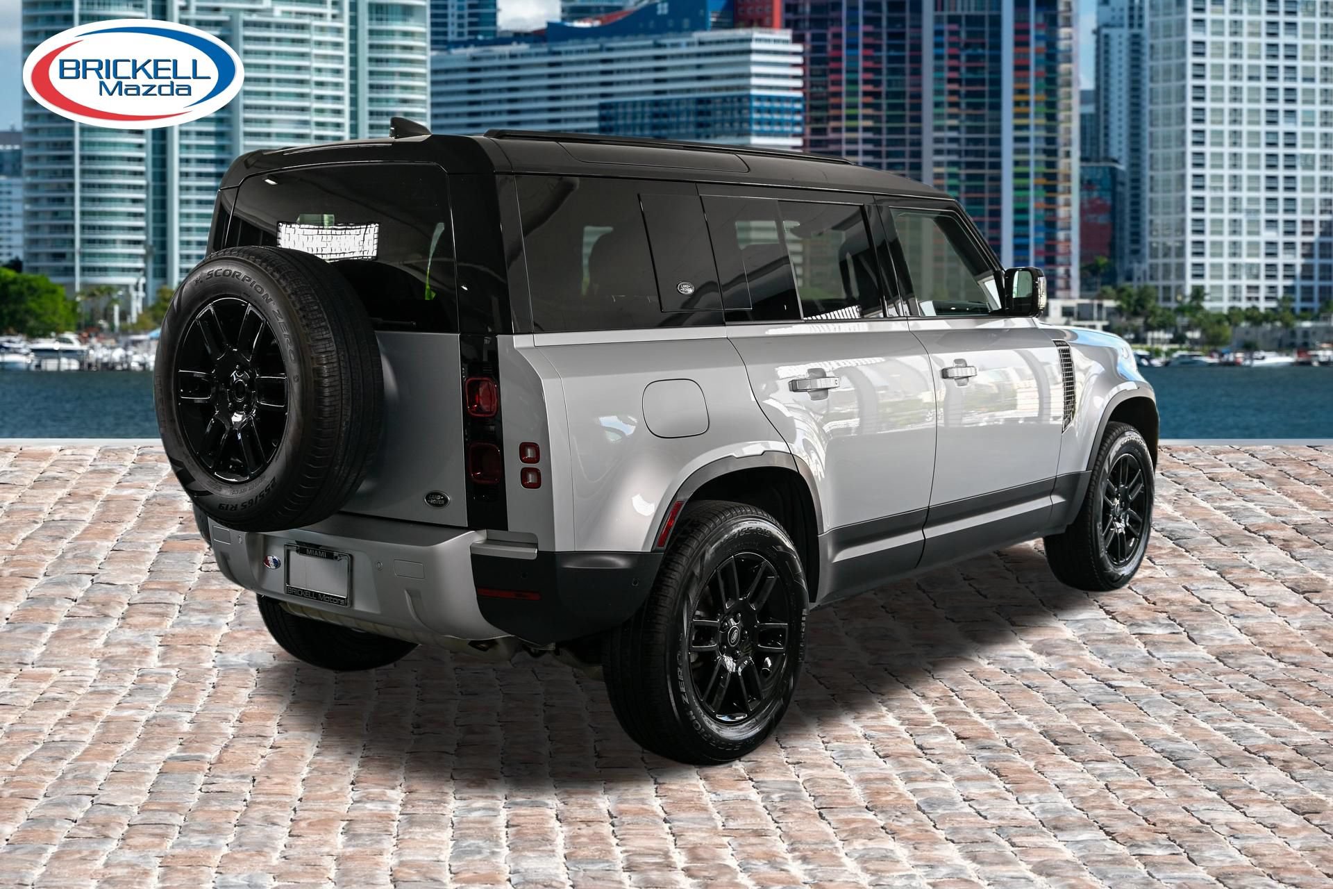 Used 2023 Land Rover Defender 110 S AWD/4WD image 4