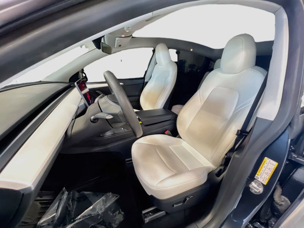 Used 2025 Tesla Model Y Long Range AWD/4WD image 19