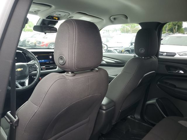 Used 2024 Chevrolet TrailBlazer LT w/ LT Cold Weather Package FWD image 9