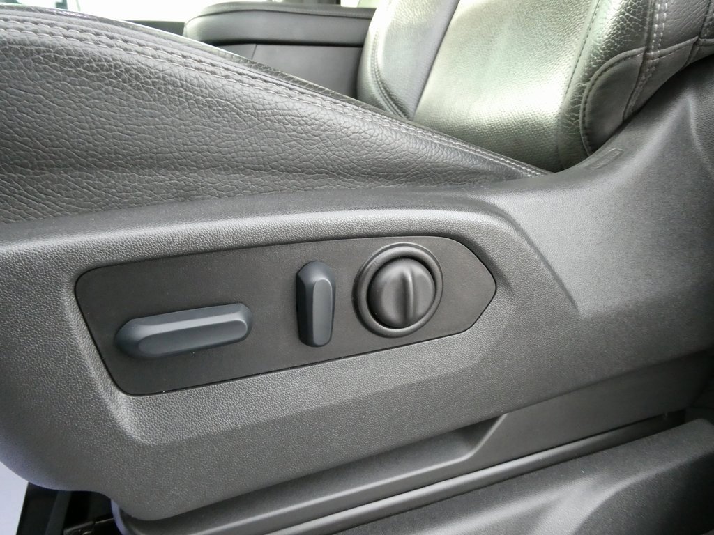 Used 2023 GMC Sierra 3500 Denali w/ Denali Ultimate Package image 26