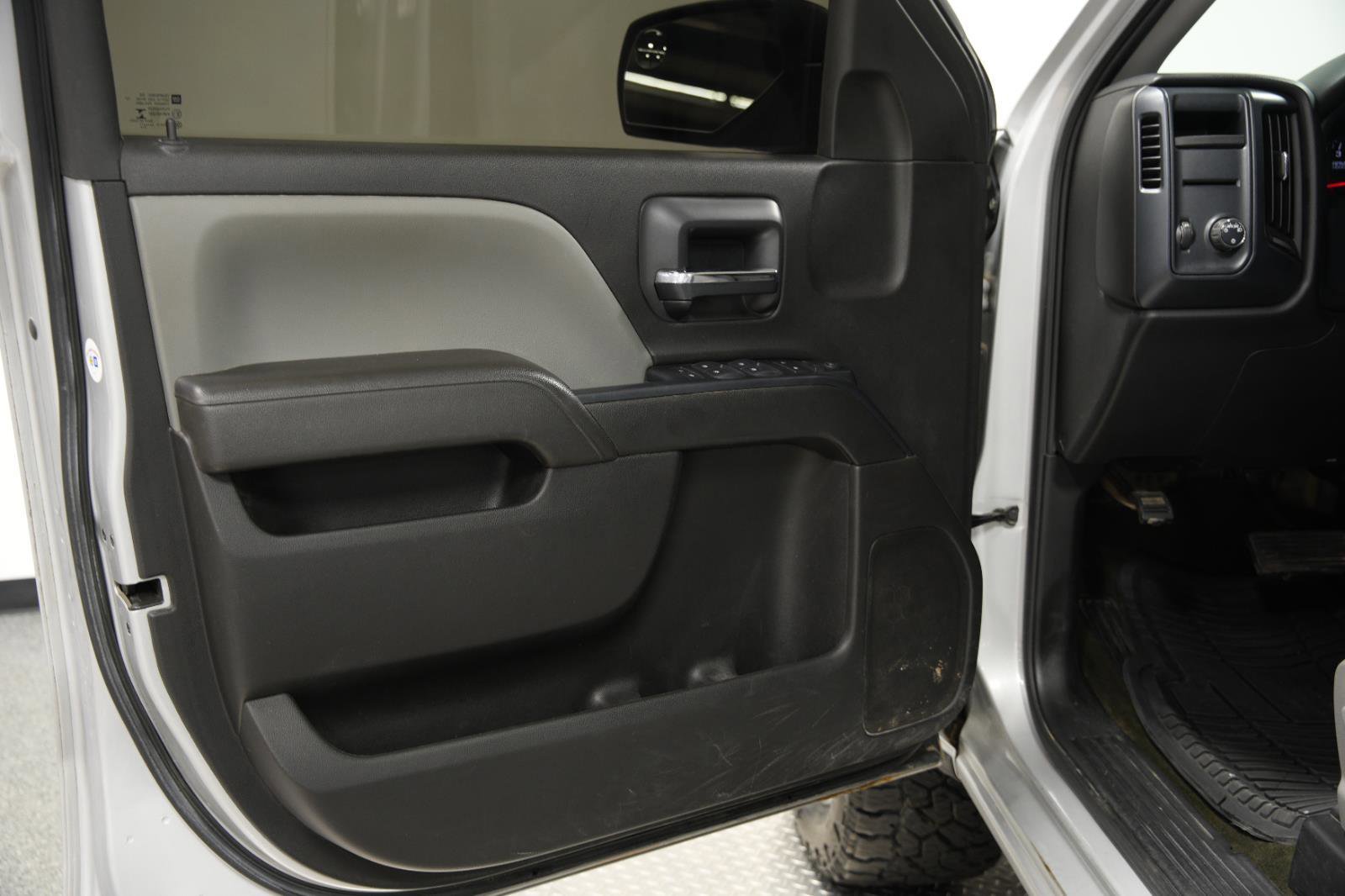 Used 2017 Chevrolet Silverado 1500 Custom w/ Custom Convenience Package image 18