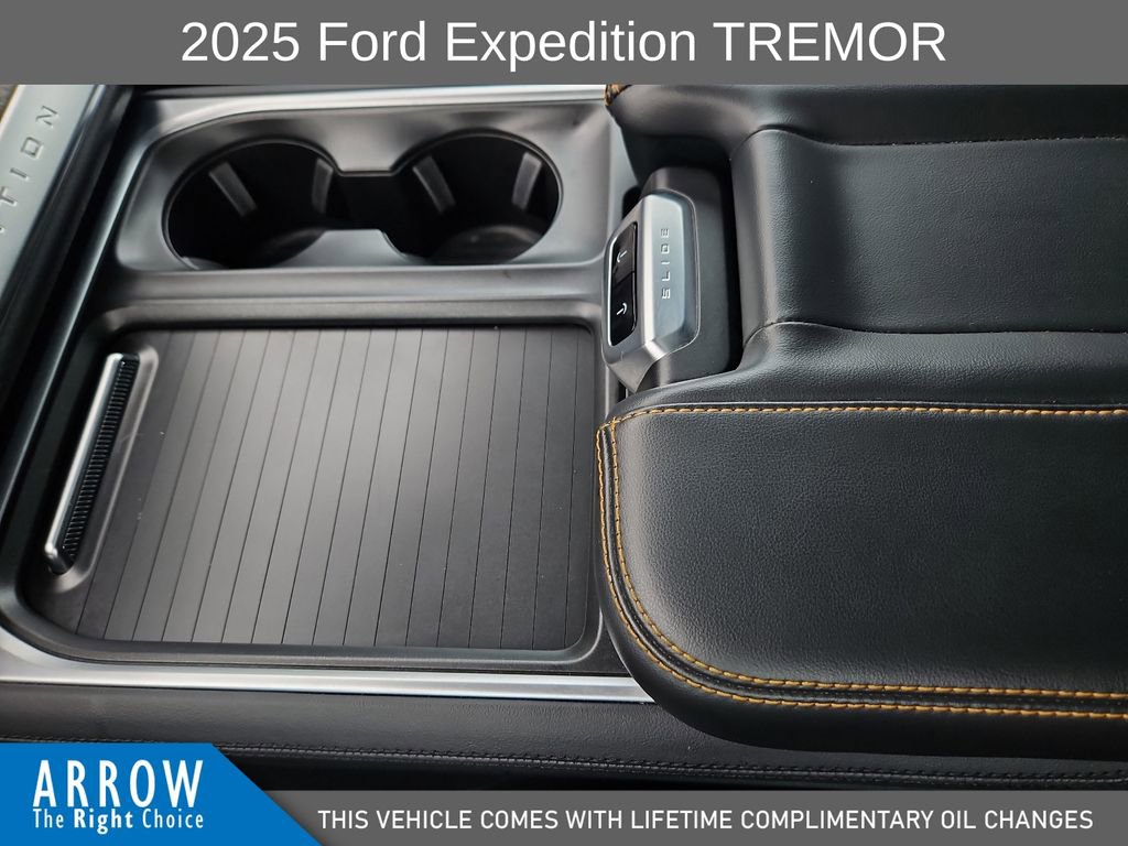 Used 2025 Ford Expedition Tremor AWD/4WD image 28