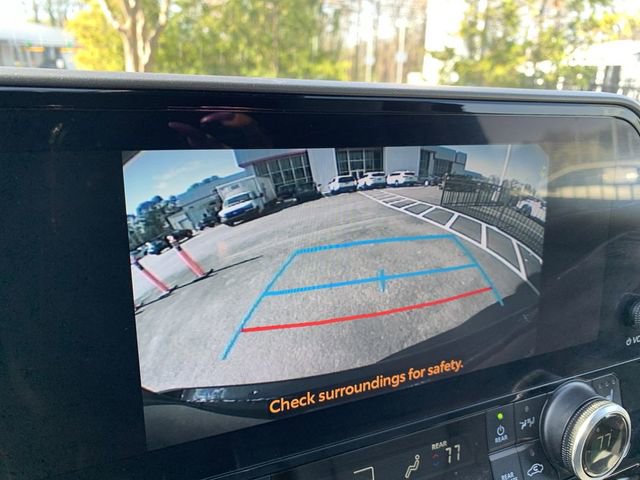 Used 2023 Toyota Highlander XLE image 22