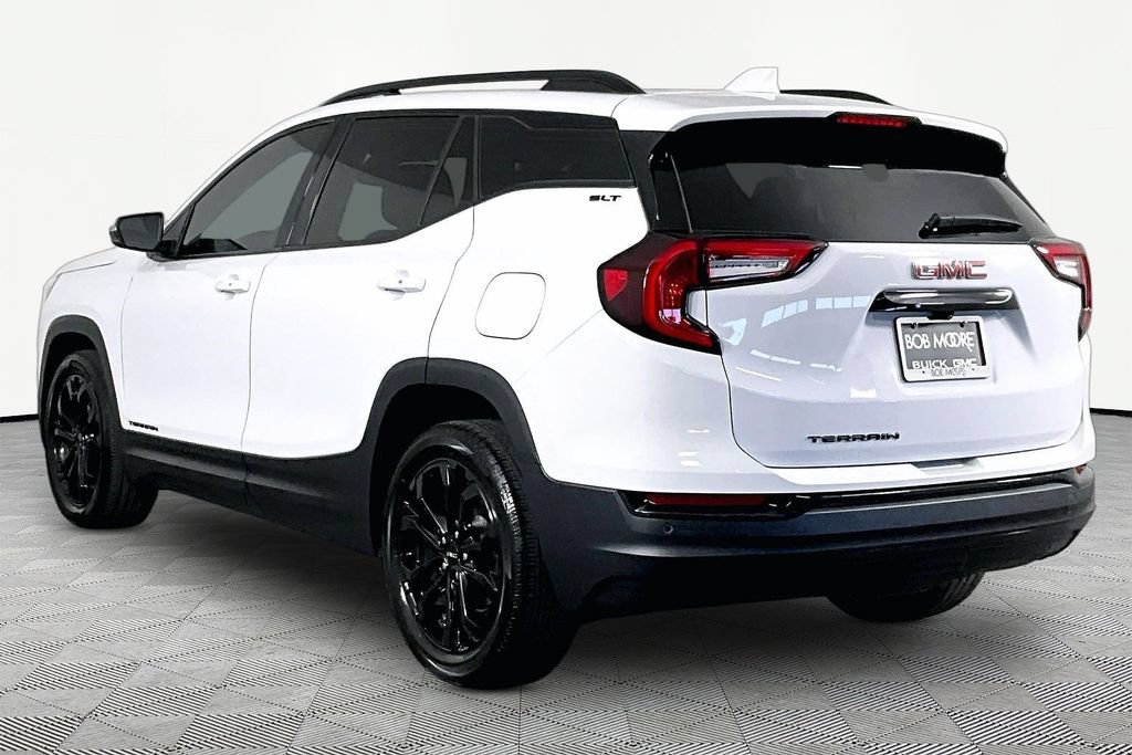 Used 2022 GMC Terrain SLT w/ Elevation Edition FWD image 4