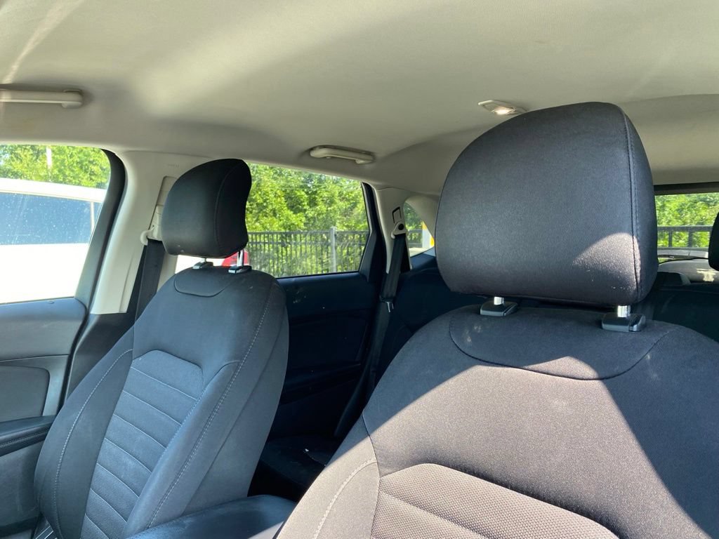 Used 2016 Ford Edge SE FWD image 9