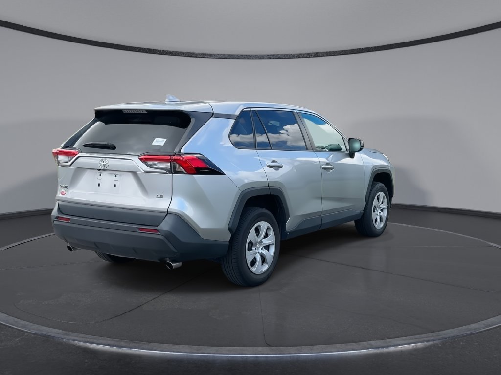 Used 2024 Toyota RAV4 LE FWD image 8