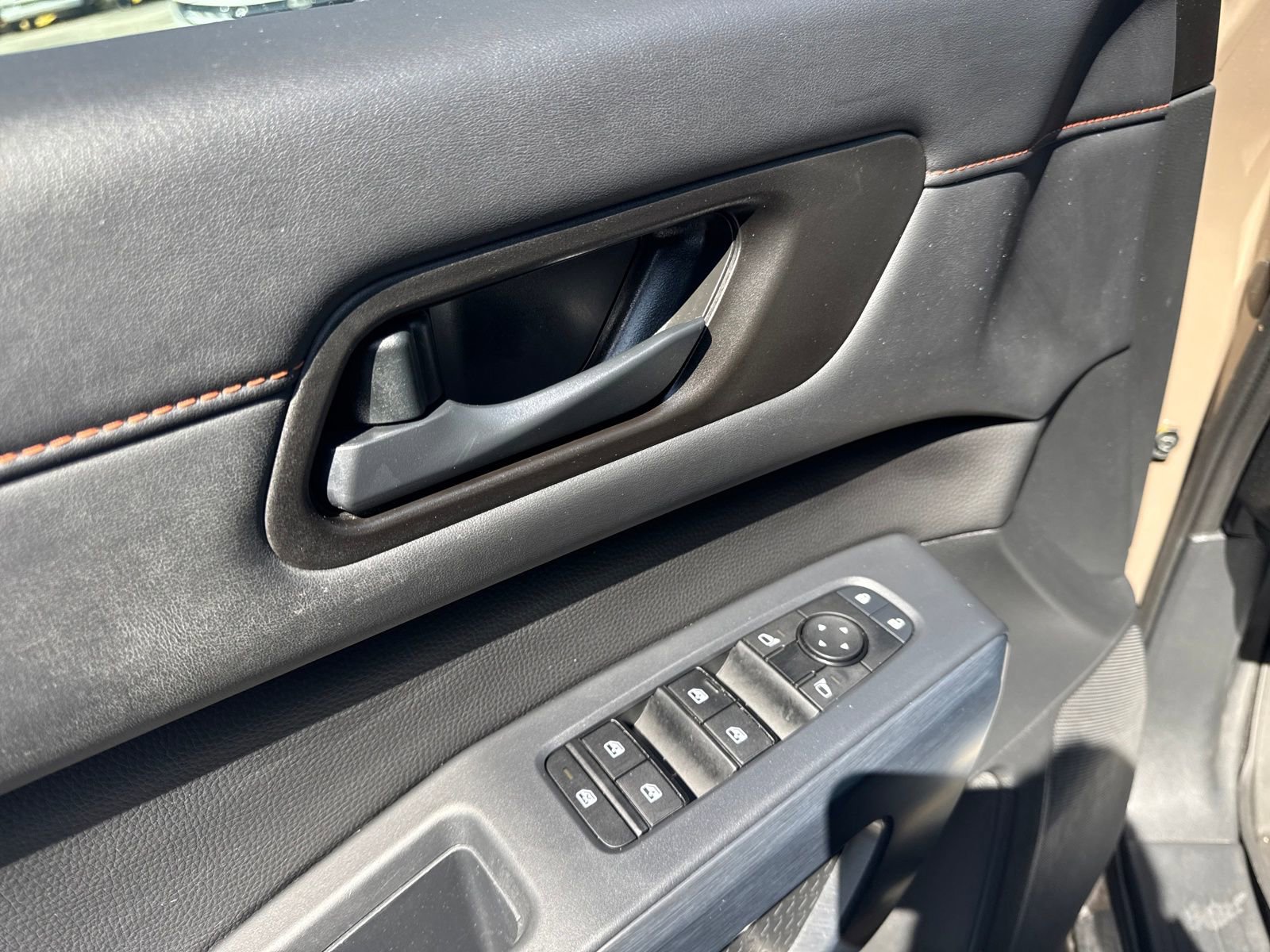 Used 2025 Nissan Pathfinder Rock Creek image 13