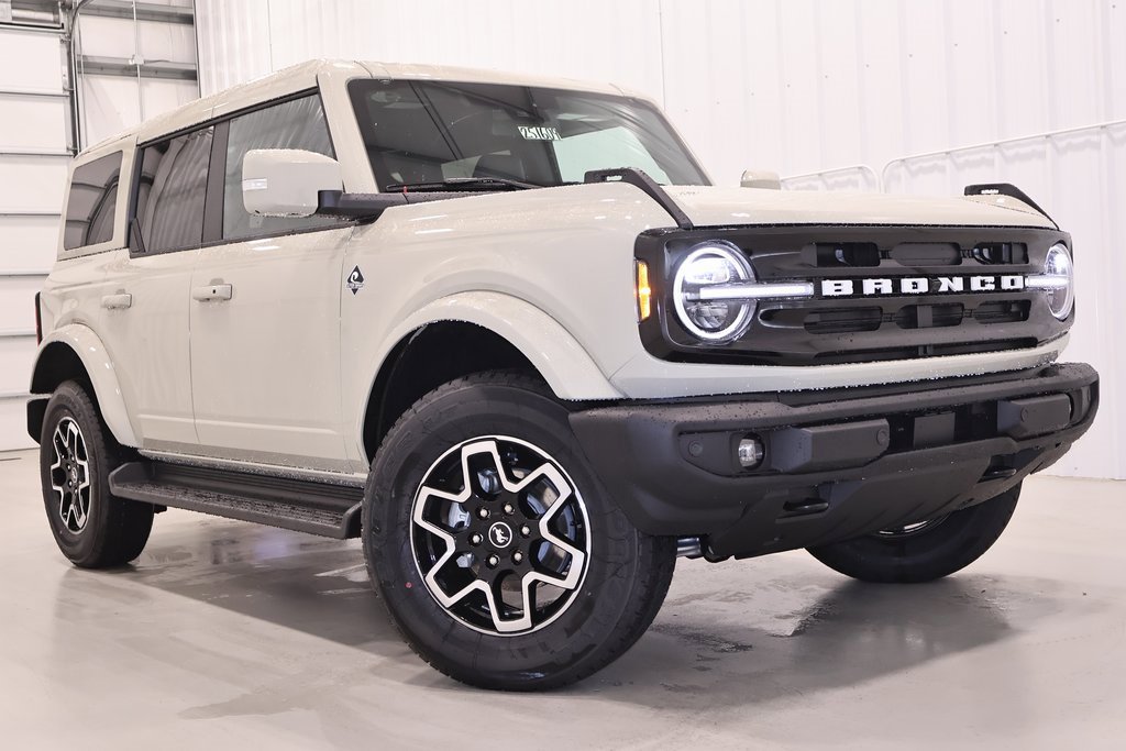 New 2025 Ford Bronco Outer Banks image 32