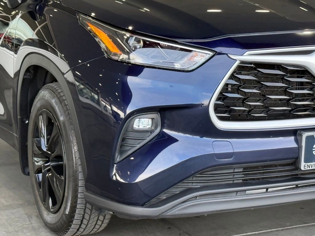 Used 2023 Toyota Highlander XLE image 9