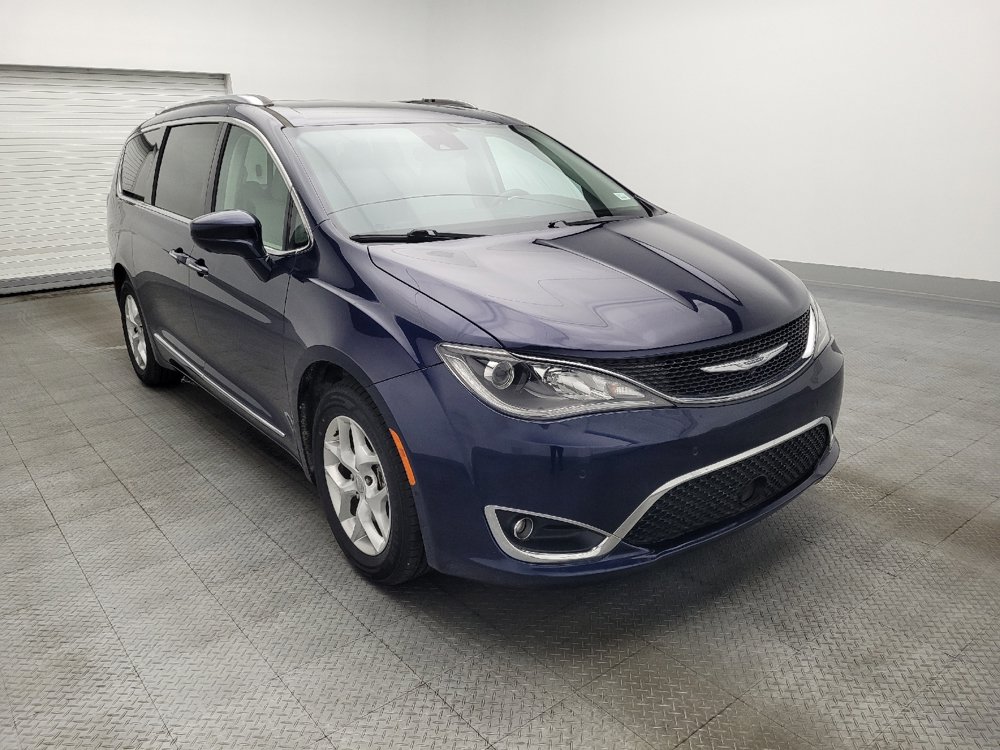 Used 2017 Chrysler Pacifica Touring-L Plus w/ Advanced Safetytec Group FWD image 13