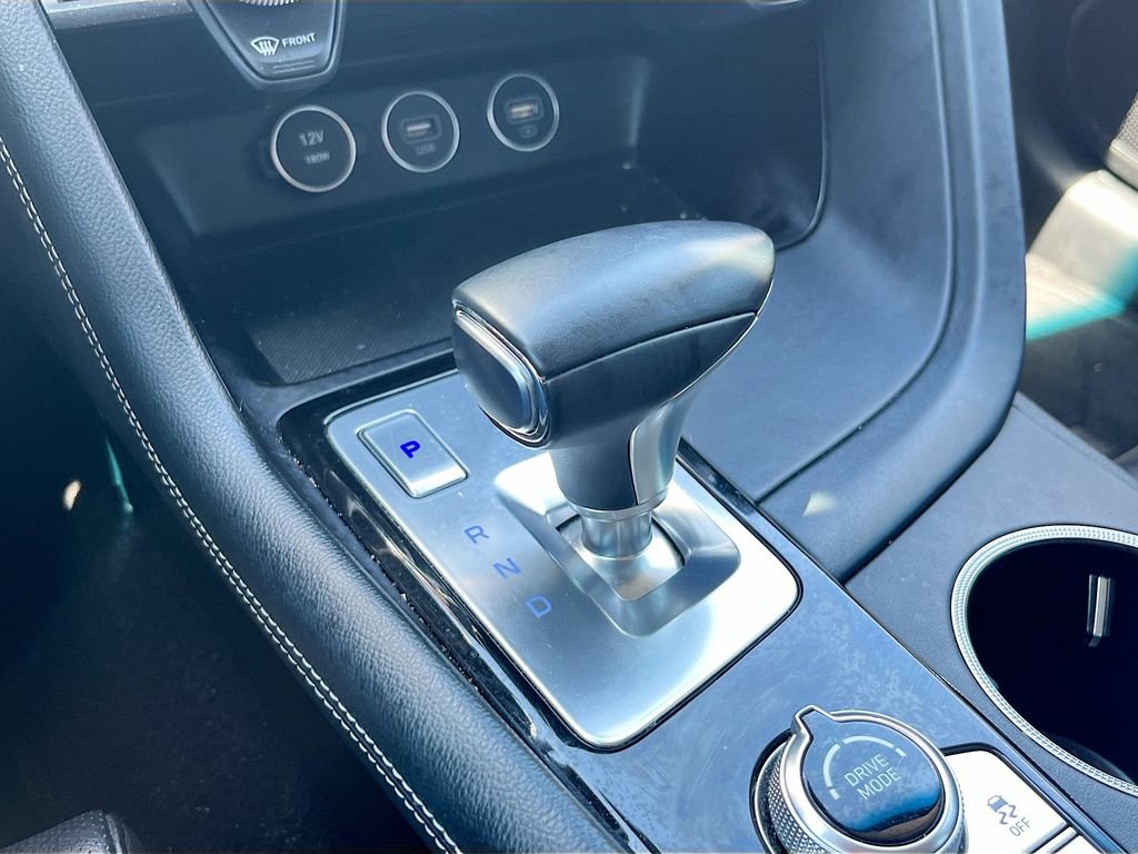 Used 2023 Genesis G70 2.0T RWD image 17