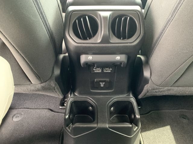 Used 2023 Jeep Wrangler Unlimited Rubicon w/ Cold Weather Group AWD/4WD image 21