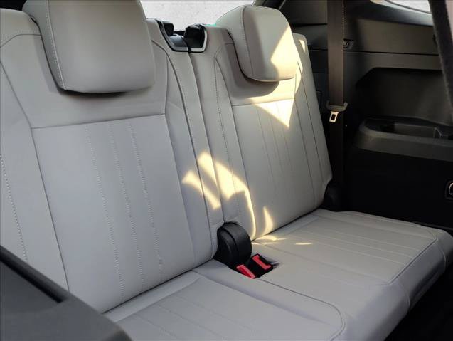 Used 2024 Volkswagen Tiguan SE R-Line FWD image 20
