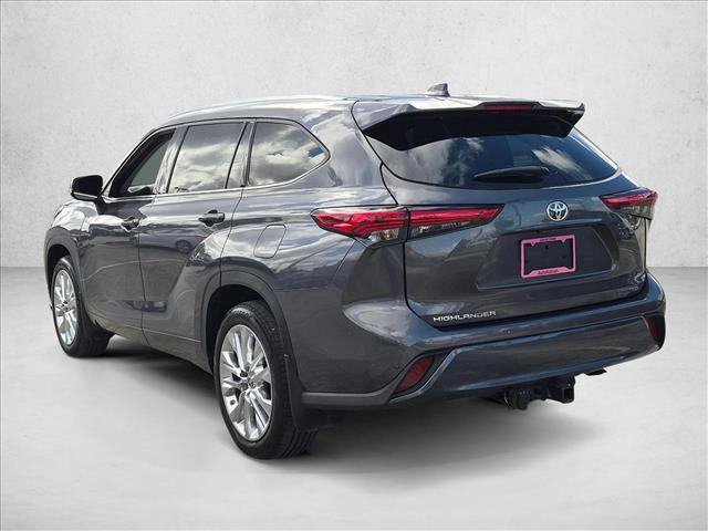 Used 2023 Toyota Highlander Limited FWD image 7