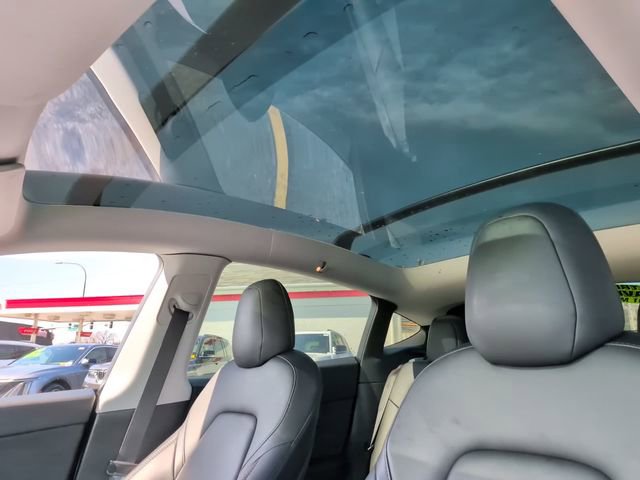 Used 2021 Tesla Model Y Long Range image 17