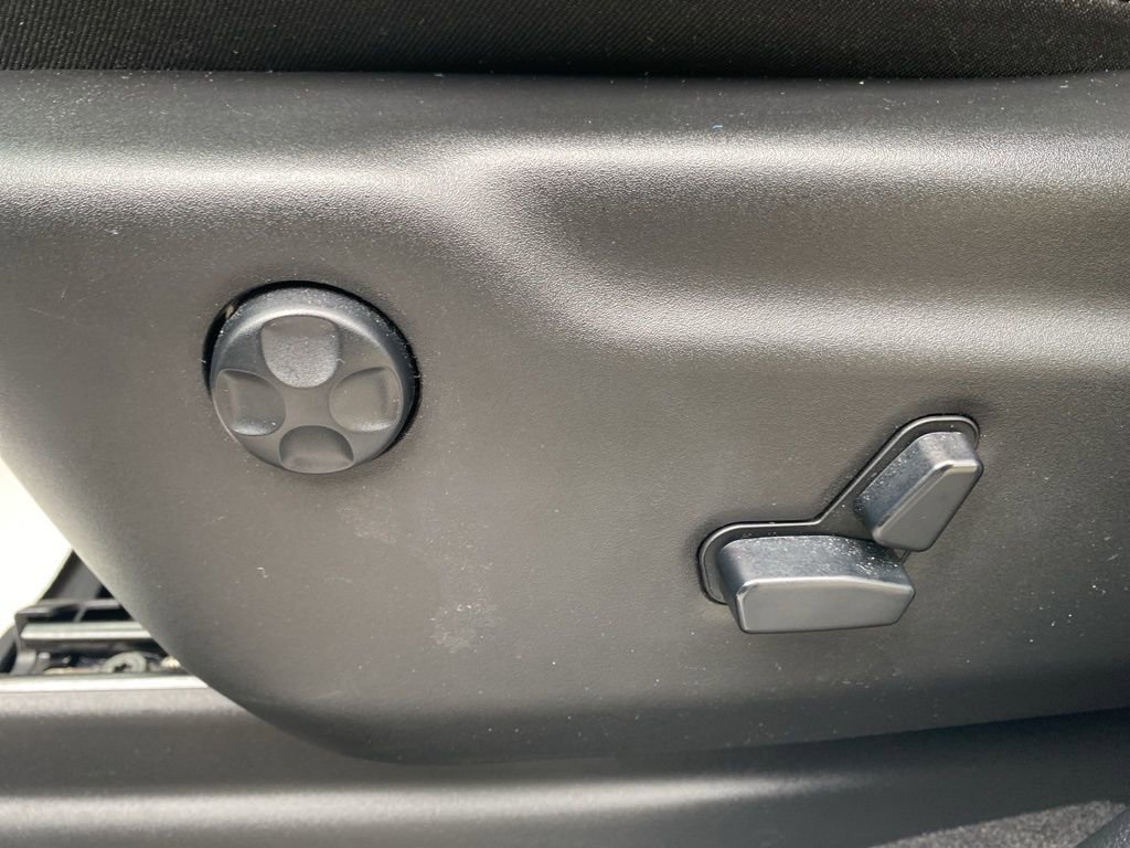 Used 2020 Jeep Grand Cherokee Altitude image 27