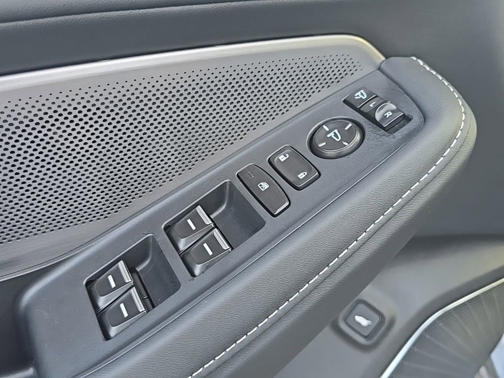 Certified 2025 Acura MDX w/ Technology Package image 14