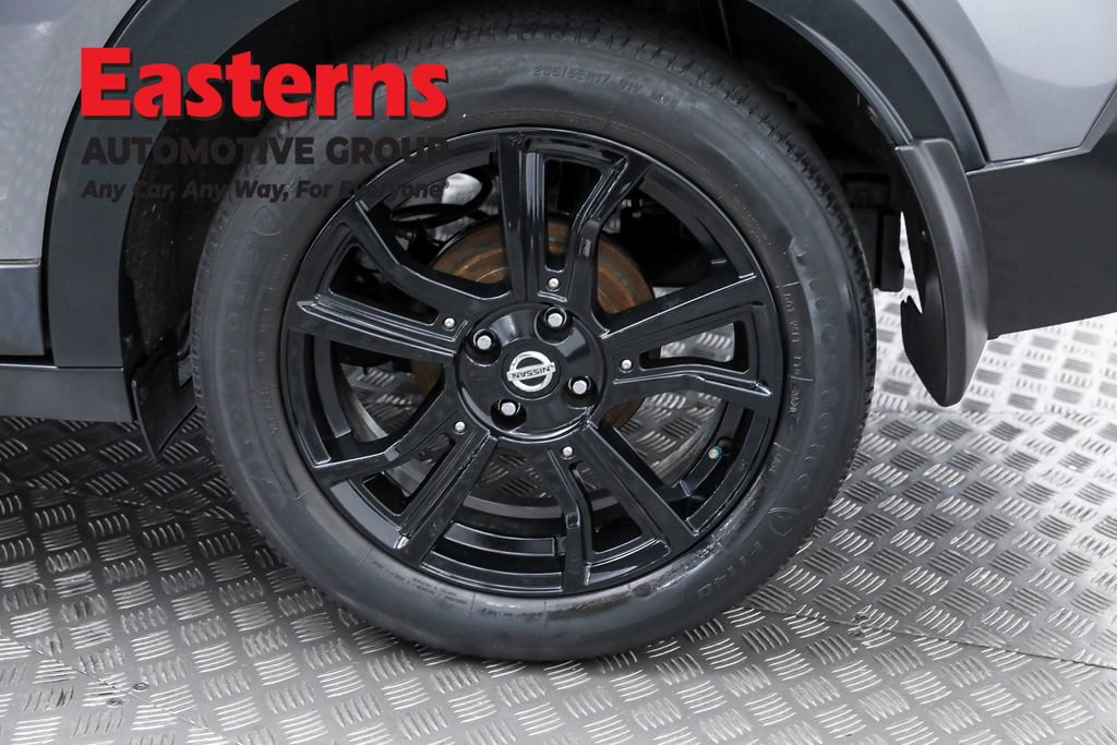 Used 2020 Nissan Kicks SR image 30