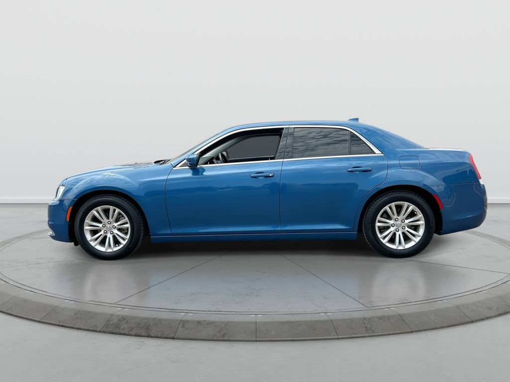 Used 2021 Chrysler 300 Touring w/ Driver Convenience Group RWD image 5