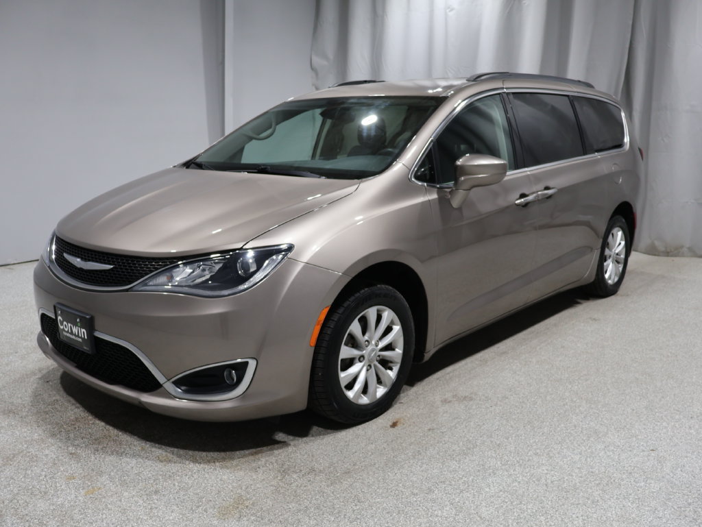 Used 2018 Chrysler Pacifica Touring Plus FWD image 6