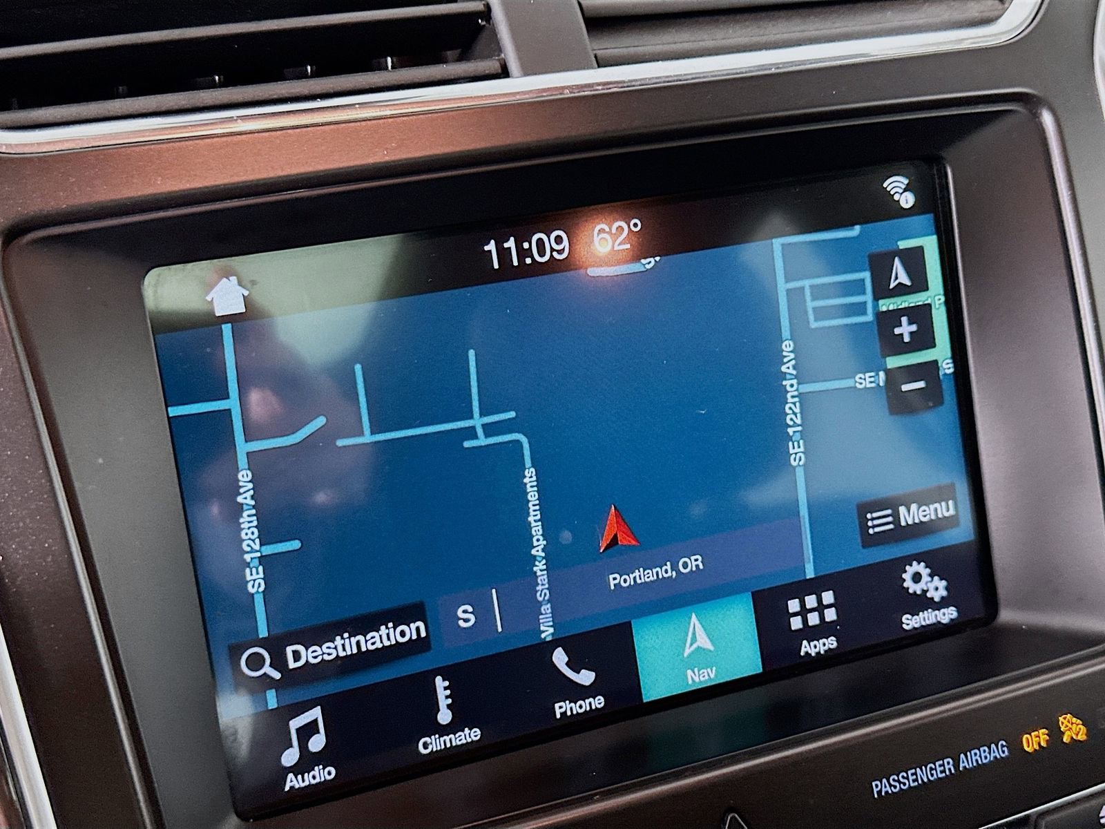 Used 2017 Ford Explorer Platinum image 13