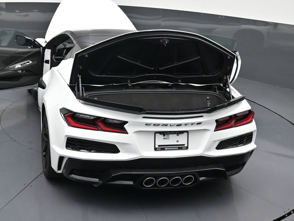 Used 2026 Chevrolet Corvette Z06 RWD image 32