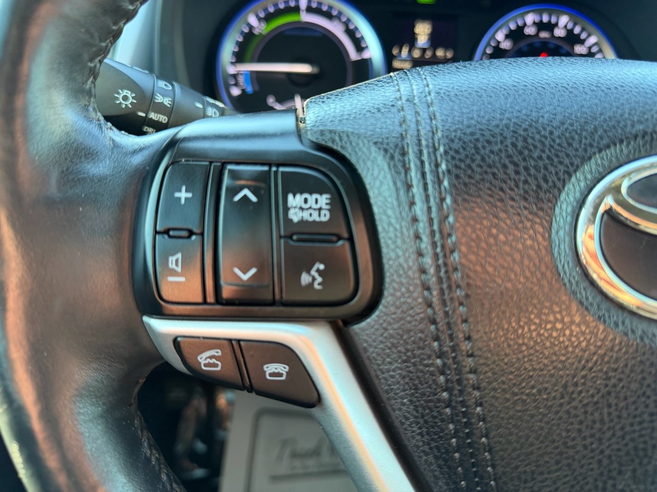 Used 2016 Toyota Highlander Limited image 50