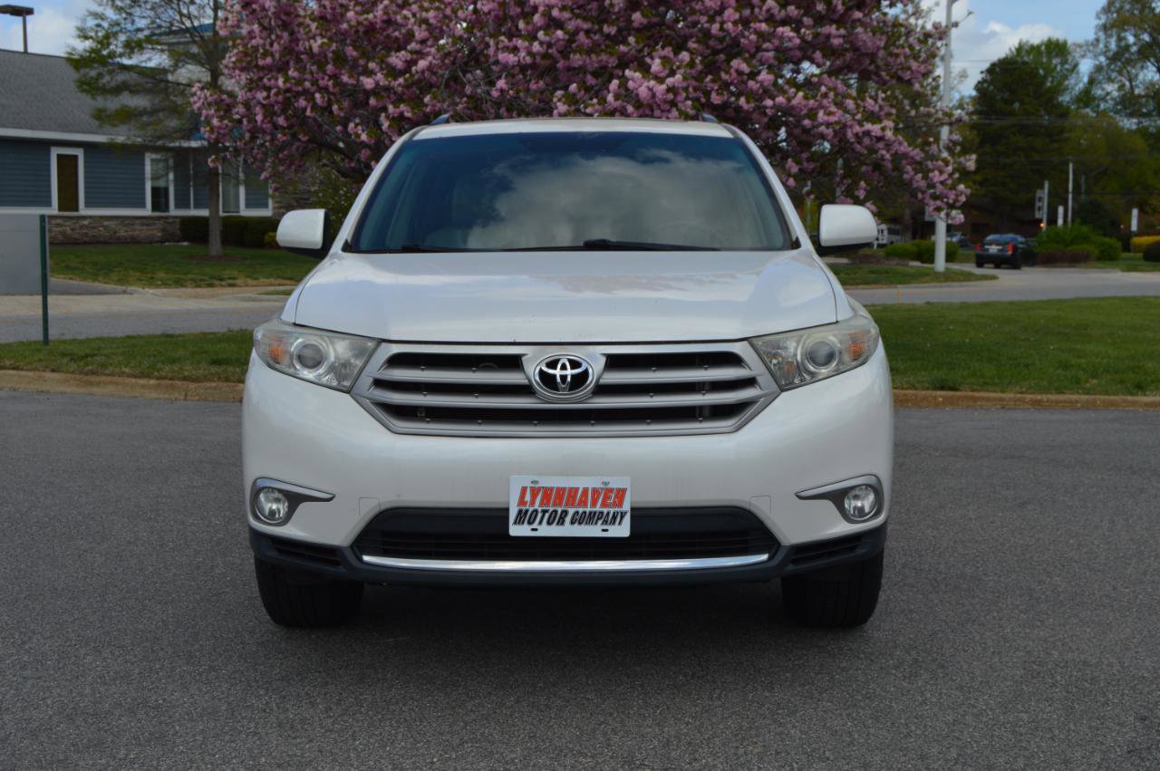 Used 2011 Toyota Highlander SE w/ Tow Pkg AWD/4WD image 18