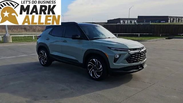 Used 2024 Chevrolet TrailBlazer RS w/ Driver Confidence Package image 2