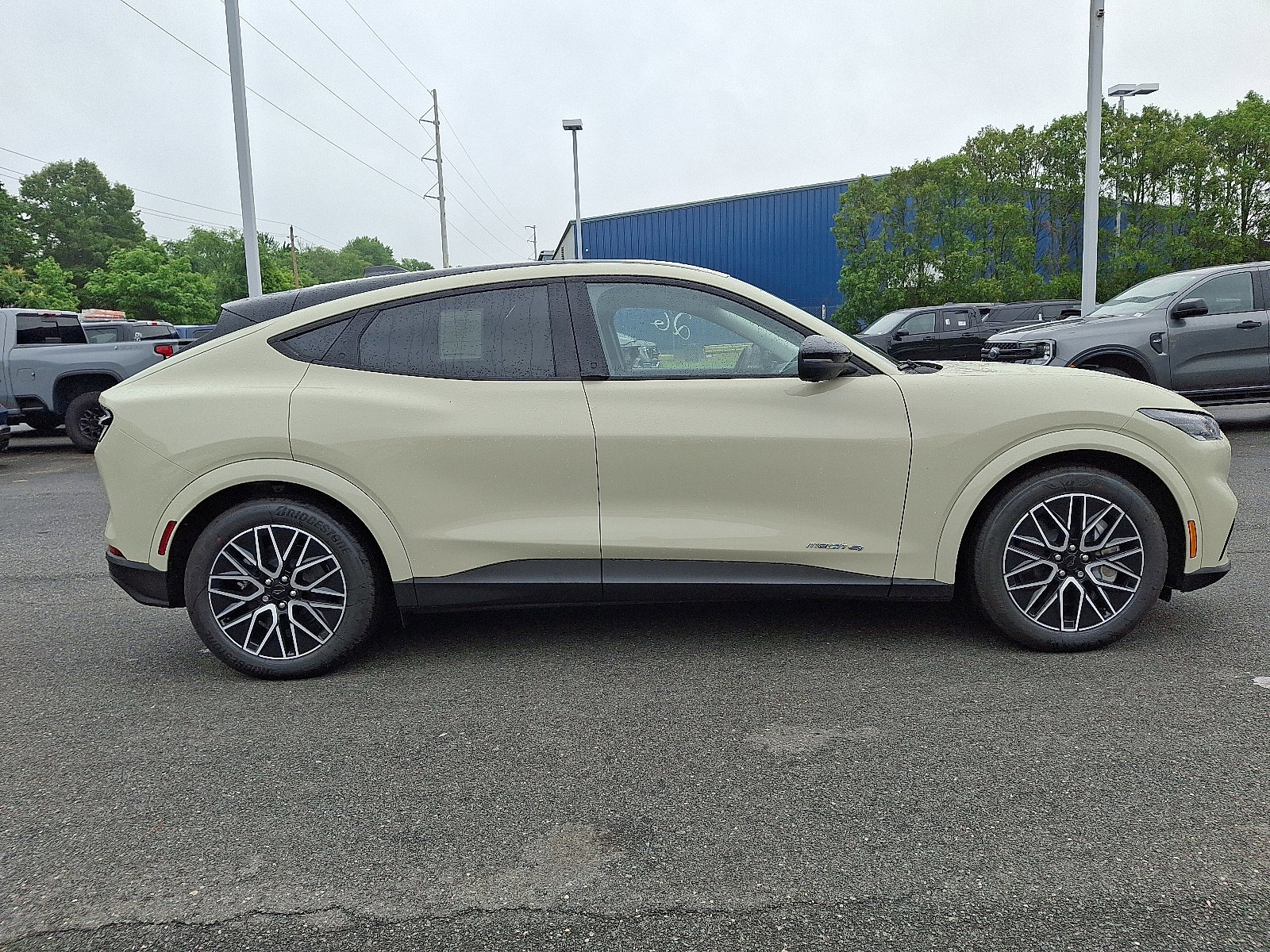 New 2025 Ford Mustang Mach-E Premium image 30