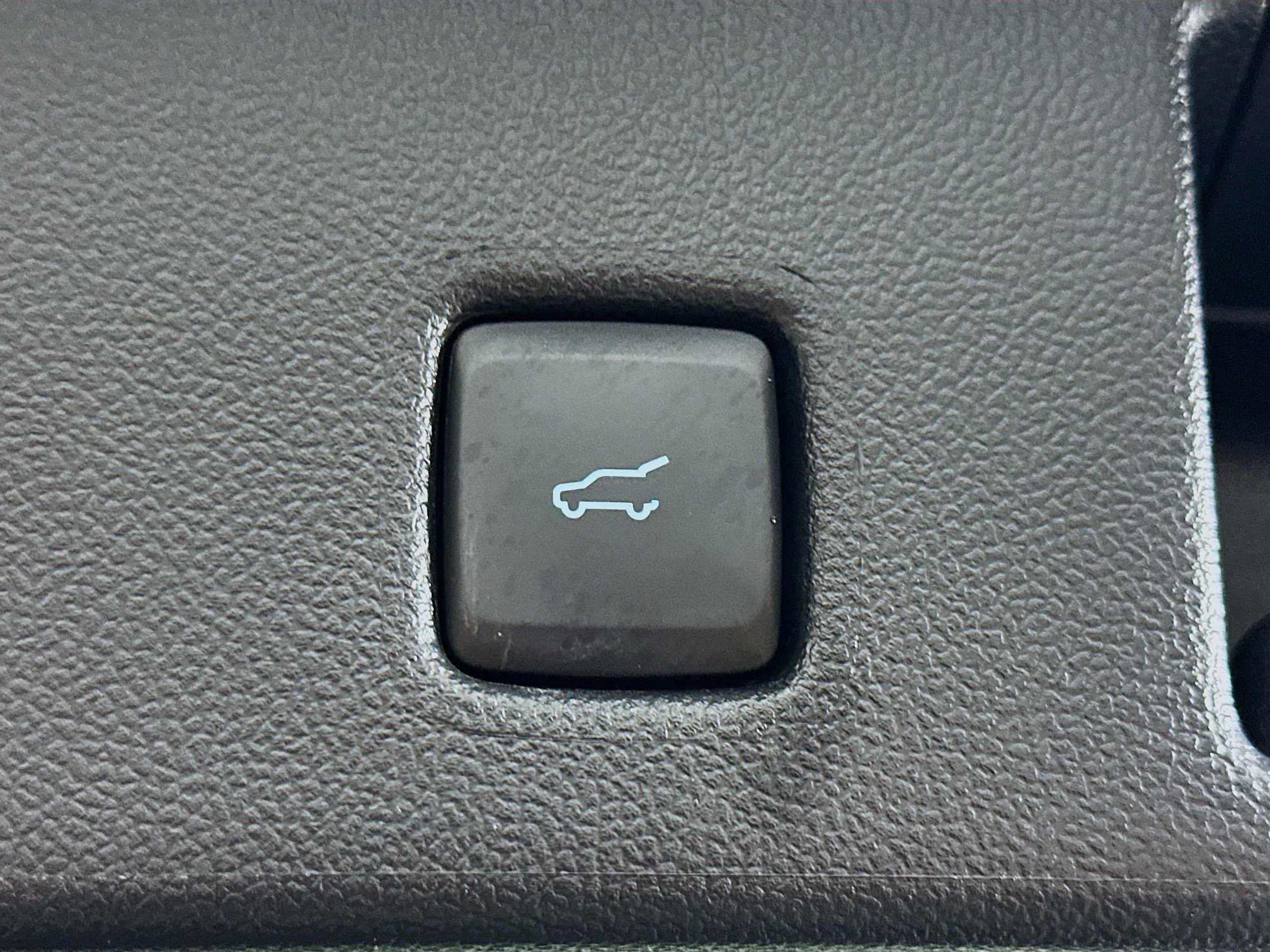 Used 2022 Ford Escape SEL w/ SEL Stealth AWD Package image 29