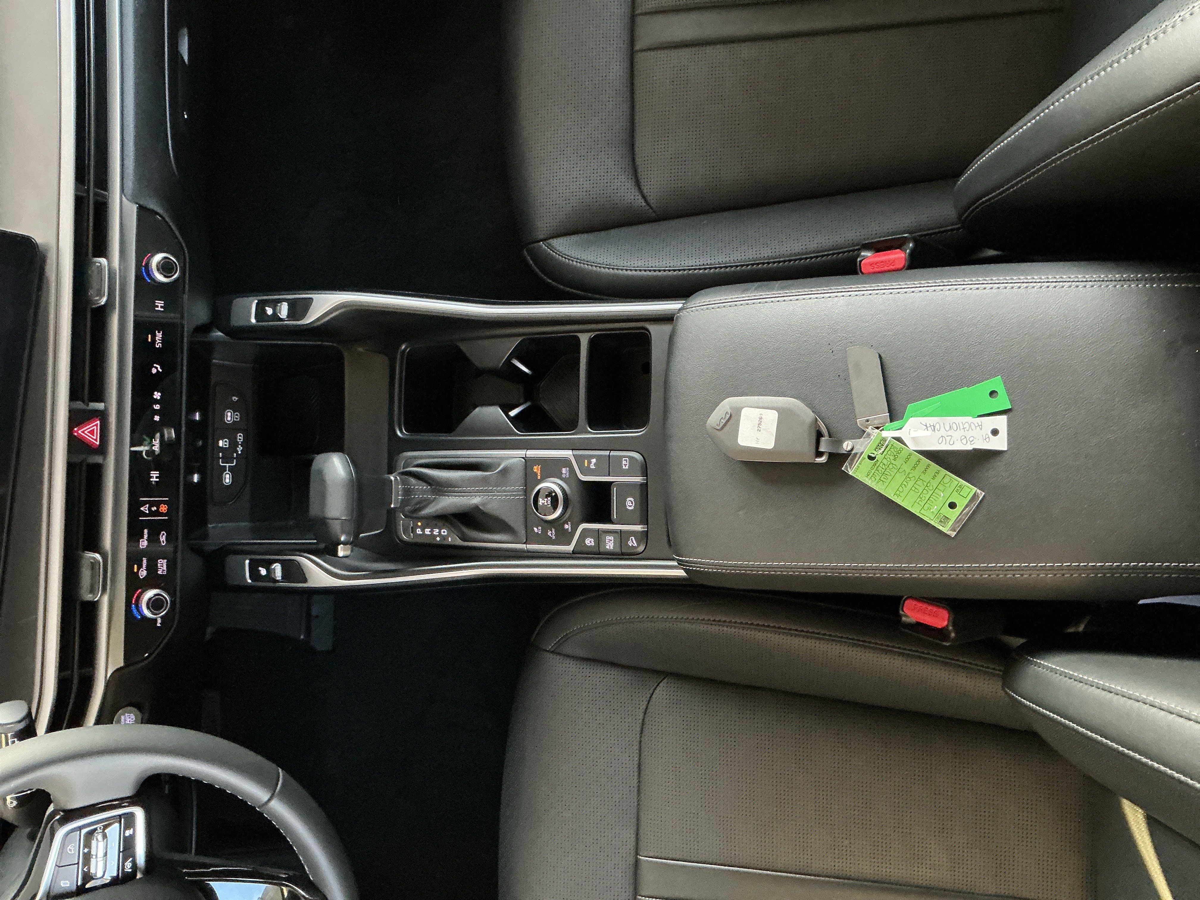 Used 2024 Kia Sorento S image 11