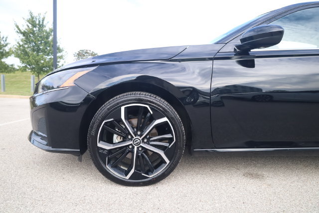 Certified 2025 Nissan Altima 2.5 SR AWD/4WD image 7