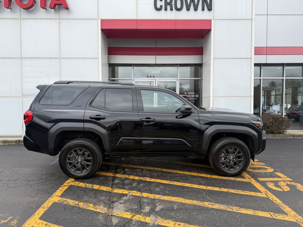 Used 2025 Toyota 4Runner SR5 AWD/4WD image 4