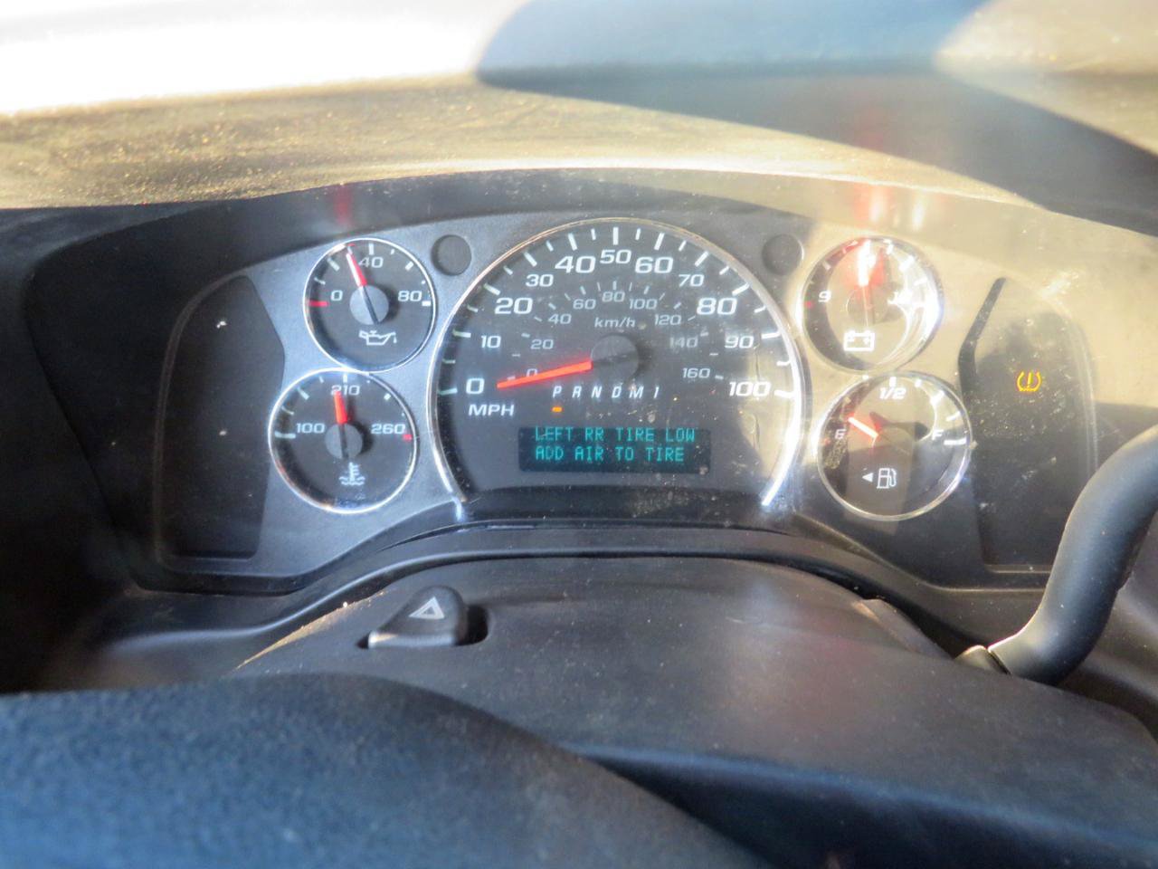 Used 2011 Chevrolet Express 2500 RWD image 32