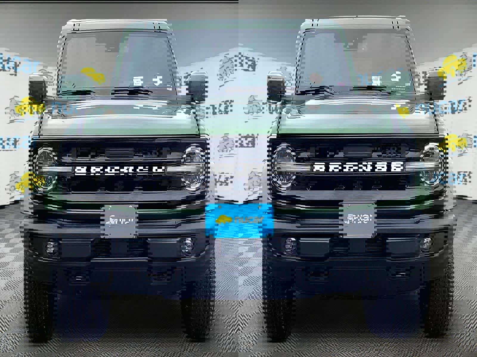 Used 2025 Ford Bronco Outer Banks image 2