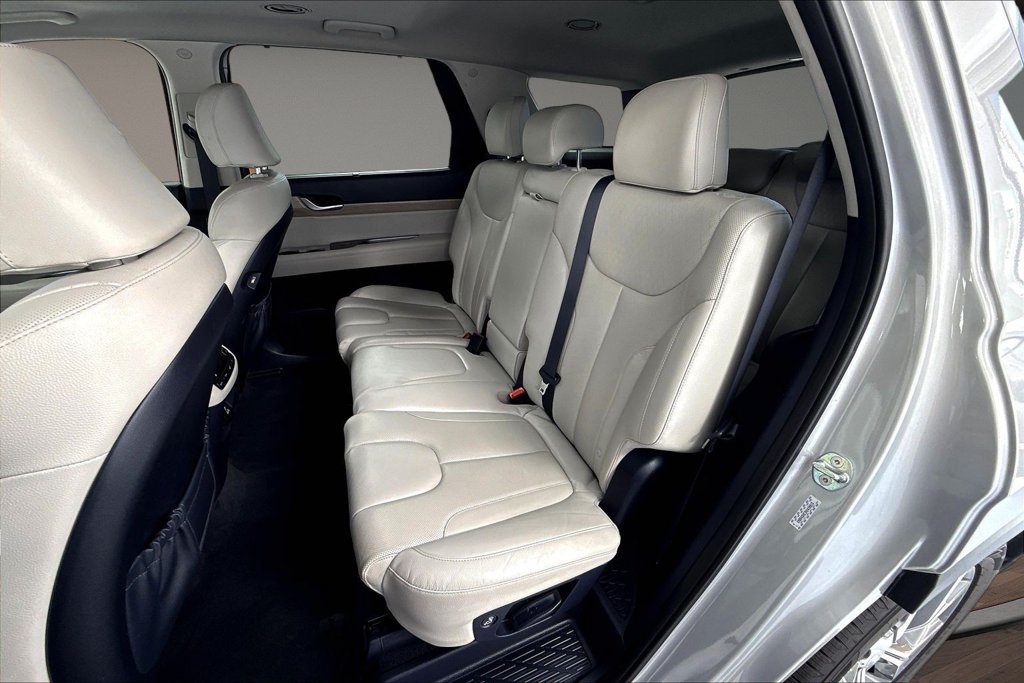 Used 2022 Hyundai Palisade SEL w/ 8P Bench Seat Package AWD/4WD image 24