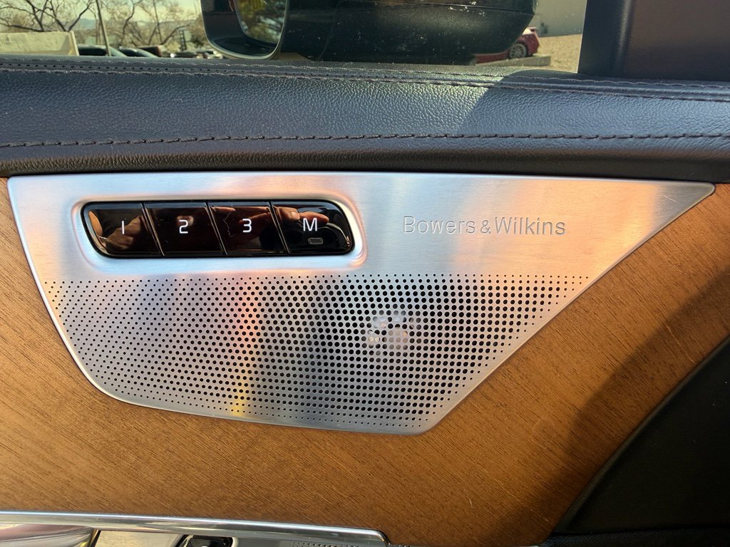 Used 2016 Volvo XC90 T6 Inscription w/ Vision Package image 26