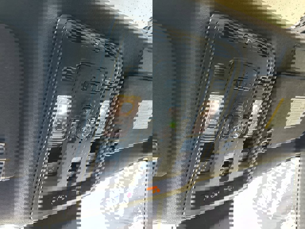 Used 2022 Cadillac Escalade Premium Luxury Platinum w/ Heavy-Duty Trailer Package image 29