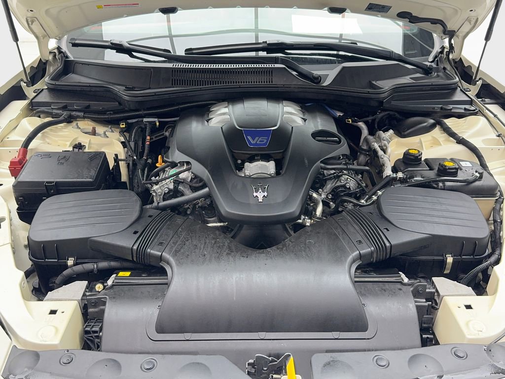 Used 2018 Maserati Ghibli S image 27