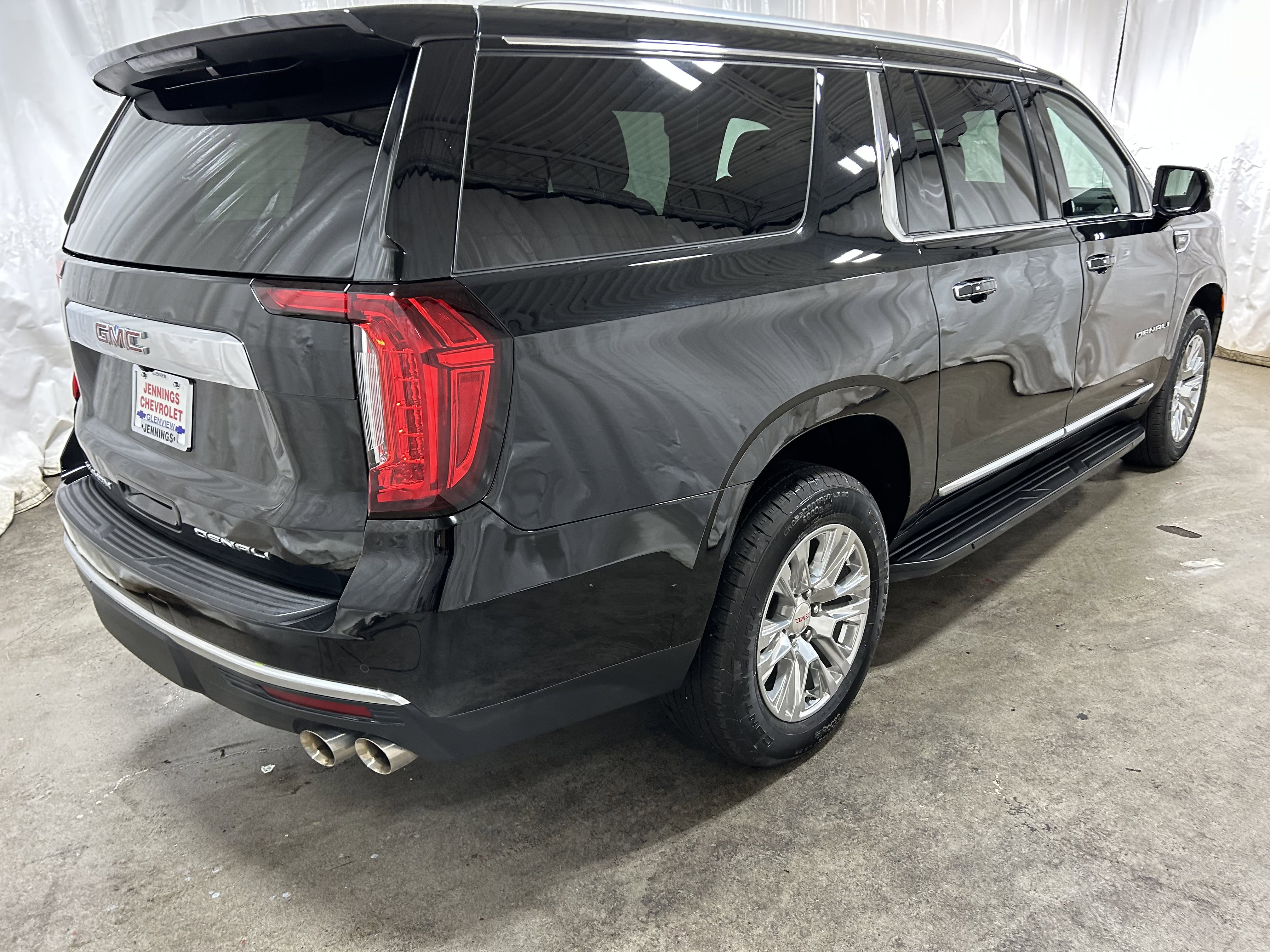 Certified 2023 GMC Yukon XL Denali image 4