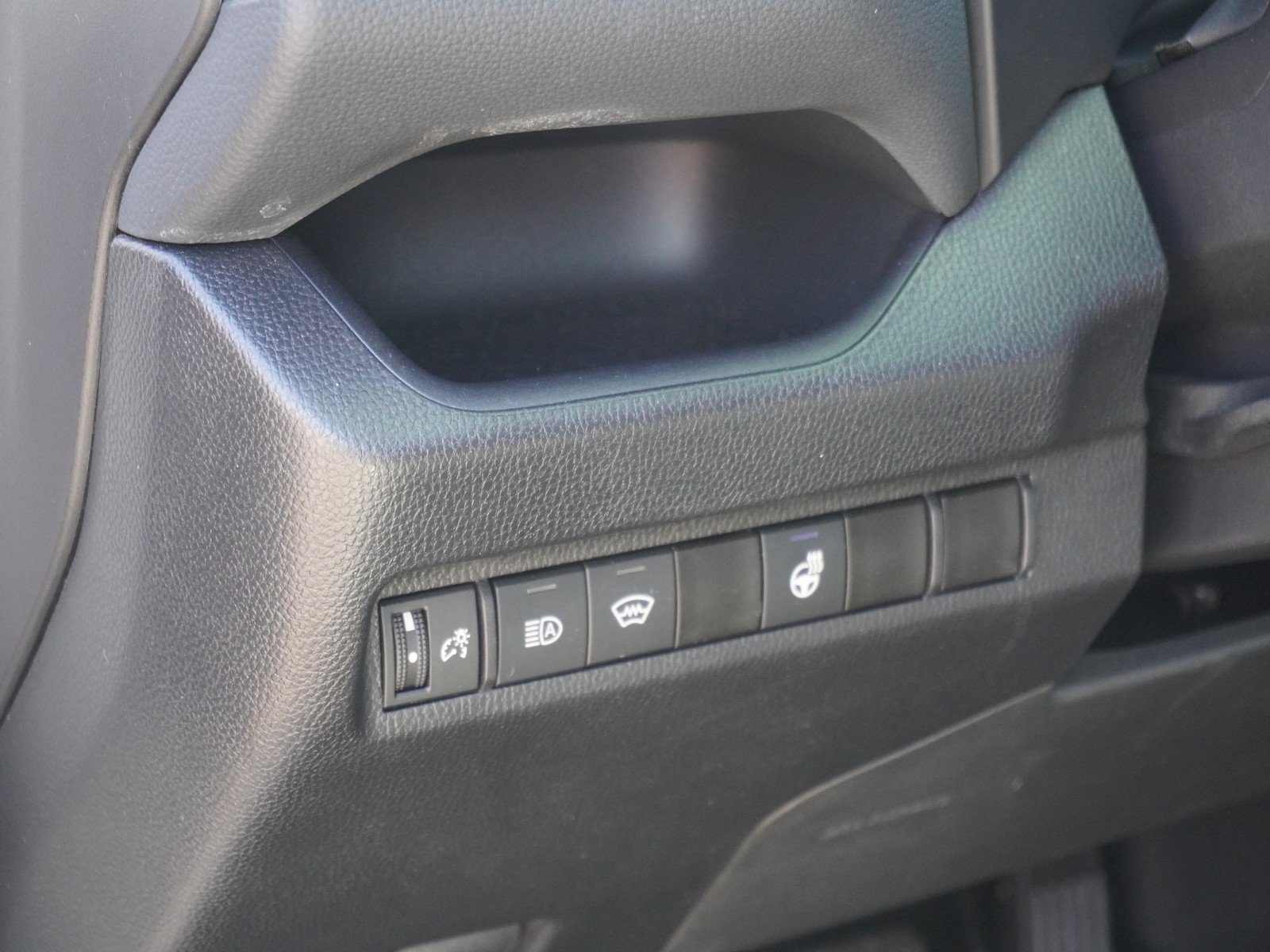 Used 2025 Toyota RAV4 XLE w/ Weather Package AWD/4WD image 19