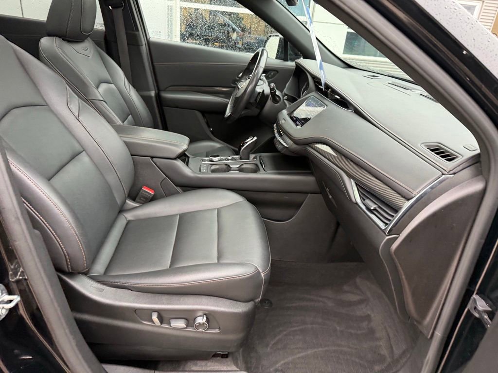 Used 2020 Cadillac XT4 Sport w/ Cold Weather Package image 12