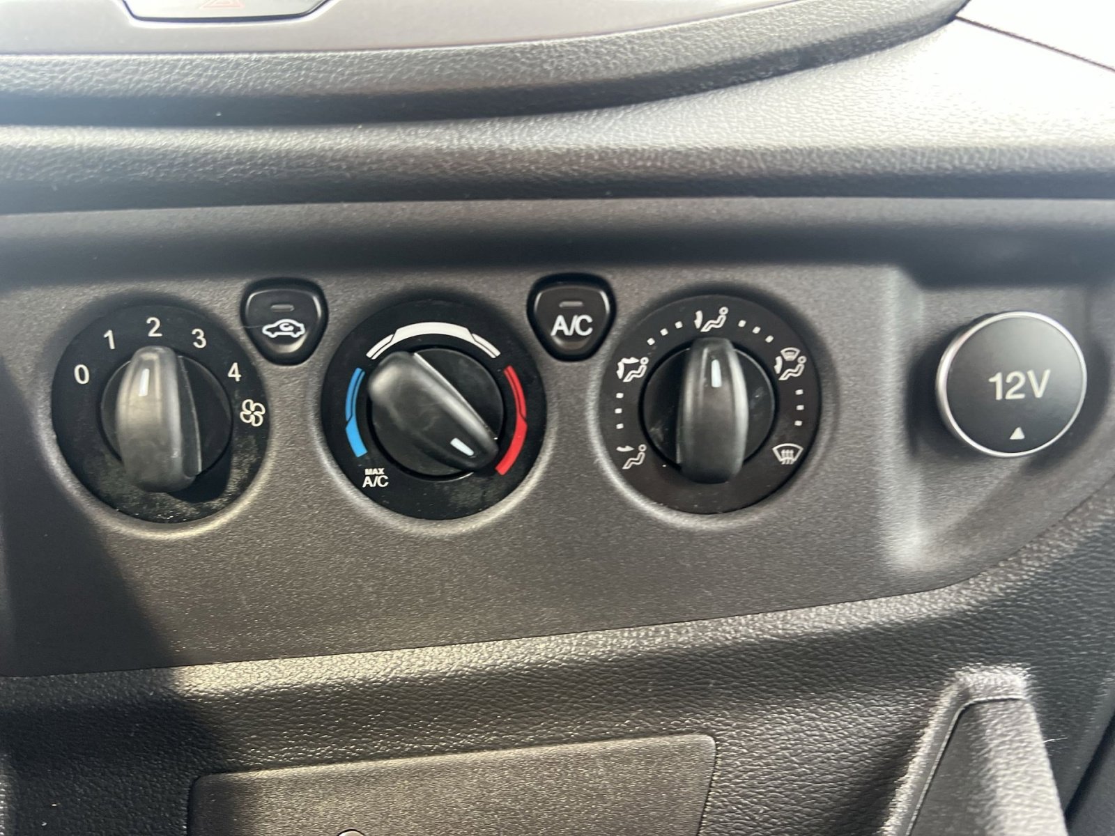 Certified 2019 Ford Transit 350 XLT image 20