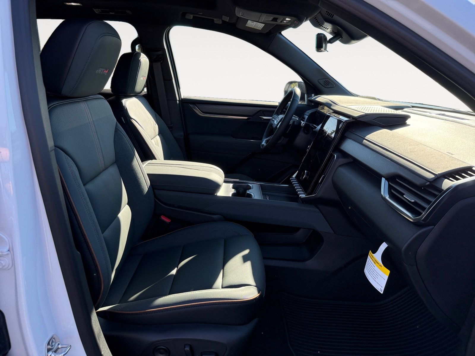 New 2026 GMC Acadia AT4 w/ Luxury Package image 19