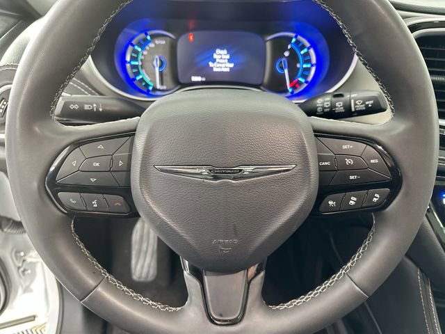 Used 2024 Chrysler Pacifica Premium image 23