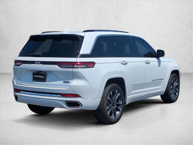 Used 2022 Jeep Grand Cherokee Overland w/ Luxury Tech Group IV AWD/4WD image 5