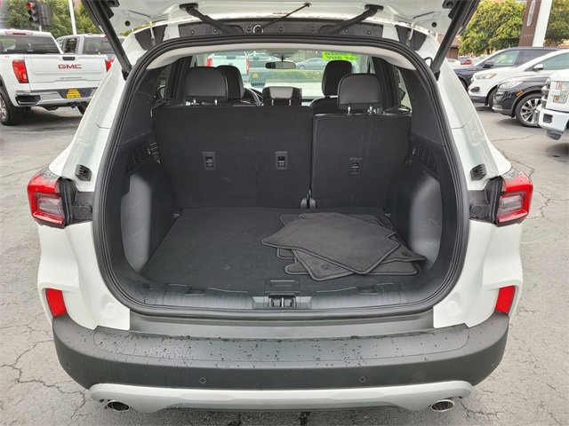 New 2025 Ford Escape SE image 17