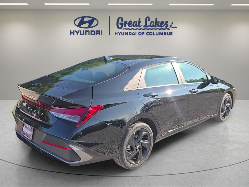 New 2026 Hyundai Elantra SEL Sport FWD image 5