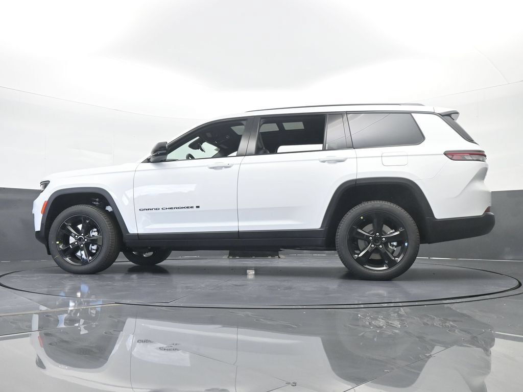 Used 2025 Jeep Grand Cherokee L Limited w/ Black Appearance Package AWD/4WD image 53